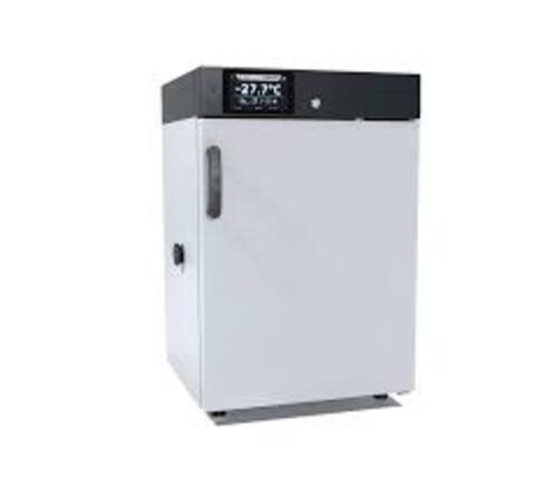 Lab refrigerators & freezers
